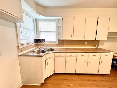 Bathroom at 528 E Milam St - 2 bed 1 bath home