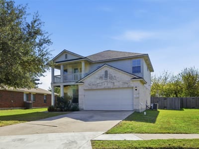 Living area at 528 Wood Sorrel Way - 3 bed 2 bath home