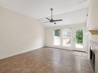 Property photo 3 at 5300 Edenbourgh LN - 3 bed 2 bath home