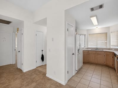 Property photo 4 at 5300 Edenbourgh LN - 3 bed 2 bath home
