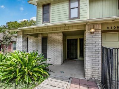 Property photo 3 at 5308 Meadow CRST - 3 bed 2 bath home