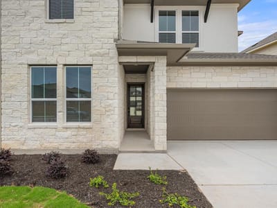 Living area at 531 Darley Oak Drive - 5 bed 3 bath home