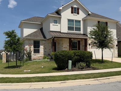 Living area at 531 Great Lawn BND - 5 bed 4 bath home