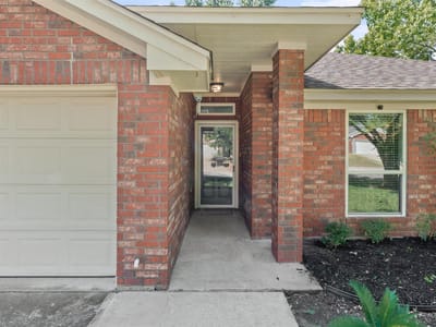 Photo 3 of 30 at 5313 Trail DR - 3 bed 2 bath home