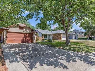 Property photo 2 at 5318 Walnut Grove DR - 3 bed 1 bath home