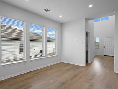 Photo 5 of 11 at 532 The Duke DR - 4 bed 2 bath home