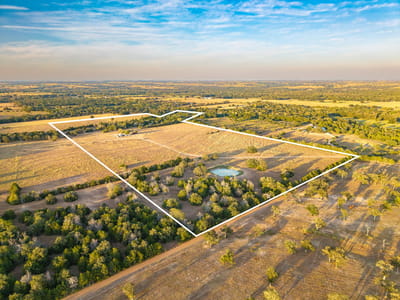 Photo 3 of 20 at 5325 E Blaschke RD - Schulenburg, Schulenburg, TX