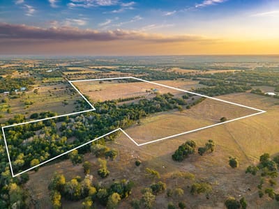 Photo 5 of 20 at 5325 E Blaschke RD - Schulenburg, Schulenburg, TX