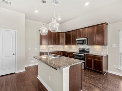 Property photo 4 at 5338 Lancaster DR - 4 bed 2 bath home