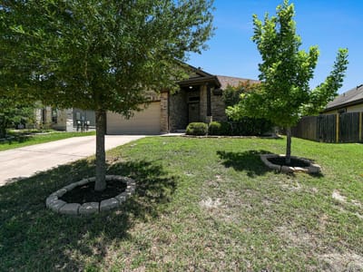 Living area at 536 Dragon Ridge RD - 4 bed 2 bath home