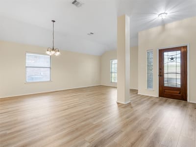 Property photo 4 at 537 Bluehaw DR - 3 bed 2 bath home