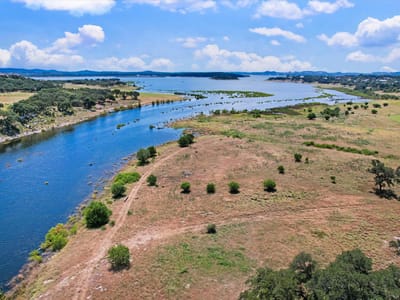 Property photo 2 at 539 Clay RDG - Lakewood Hills, Canyon Lake, TX
