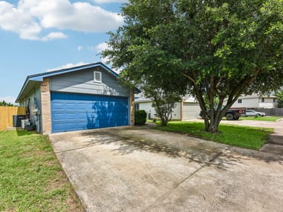 Living area at 5405 Rusk CT - 3 bed 2 bath home