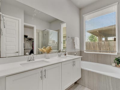 Property photo 5 at 5408 Daimler DR - 3 bed 2 bath home