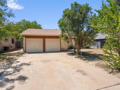 Property photo 2 at 5408 King Henry DR - 3 bed 2 bath home
