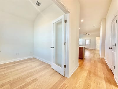 Living area at 541 Porter Country PKWY - 3 bed 2 bath home