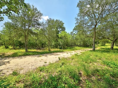 Property photo 3 at 544 Coastal LN - A102, Luling, TX