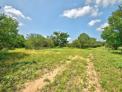 Property photo 5 at 544 Coastal LN - A102, Luling, TX
