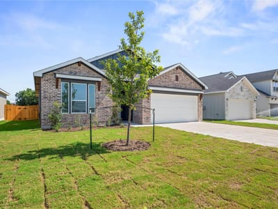Living area at 548 Gus LOOP - 4 bed 2 bath home