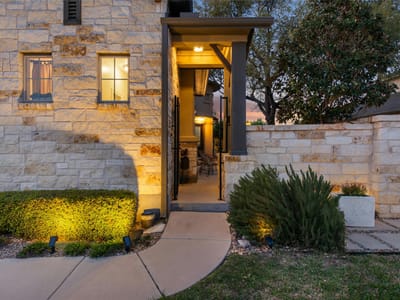 Photo 4 of 40 at 549 Clubhouse DR Unit #G - 2 bed 2 bath home