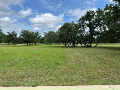 Living area at 550 Morning Dew Dr - Trinity Oaks Preserve, Round Mountain, TX