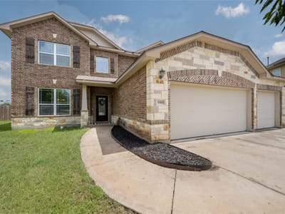 Living area at 5500 Sabbia CV - 4 bed 3 bath home