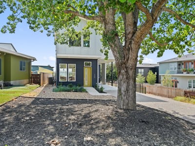 Living area at 5500 Sendero Hills PKWY - 3 bed 2 bath home