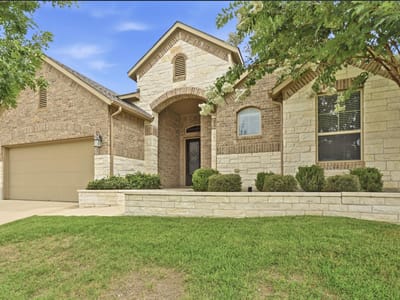 Living area at 553 Betony LOOP - 3 bed 2 bath home