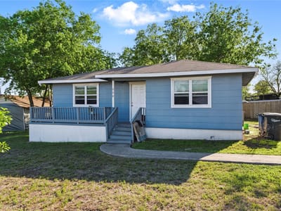 Kitchen at 556 Gode Ln - Morningside Acres, New Braunfels, TX