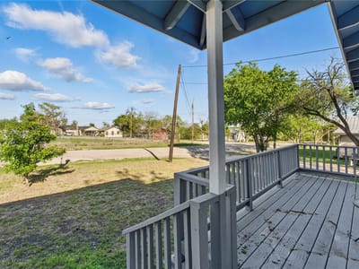 Primary bedroom at 556 Gode Ln - Morningside Acres, New Braunfels, TX