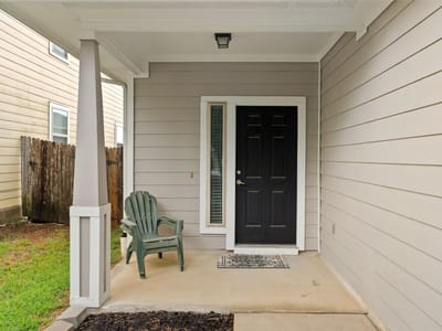 Property photo 4 at 557 Twisted Oaks LN - 3 bed 2 bath home