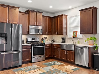 Property photo 5 at 557 Twisted Oaks LN - 3 bed 2 bath home