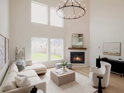 Living area at 559 Sugar Cane RD - 5 bed 3 bath home