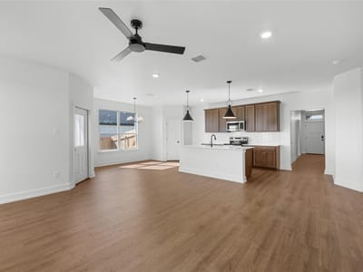 Primary bedroom at 560 Gus LOOP - 4 bed 3 bath home