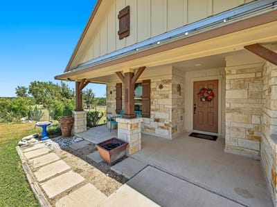 Kitchen at 560 Saddle Ridge DR - 3 bed 2 bath home