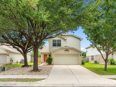 Living area at 560 Woodsorrel WAY - 3 bed 2 bath home