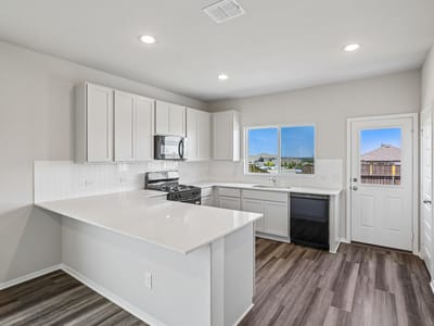 Property photo 4 at 5600 San Pietro DR - 3 bed 2 bath home
