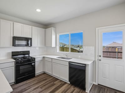 Property photo 5 at 5600 San Pietro DR - 3 bed 2 bath home