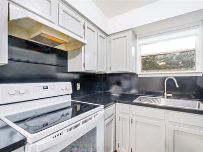 Photo 5 of 23 at 5608 Cougar DR Unit #118 - 2 bed 2 bath home