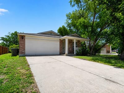 Living area at 5609 Bertha DR - 3 bed 2 bath home