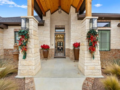 Living area at 5610 Kemosabe Drive - 4 bed 4 bath home