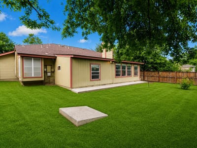 Property photo 4 at 5611 Meadow CRST - 3 bed 2 bath home
