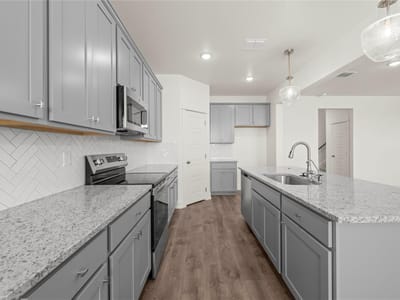 Primary bedroom at 564 Gus LOOP - 5 bed 4 bath home