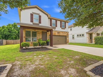 Living area at 5645 Porano Cir - 5 bed 3 bath home
