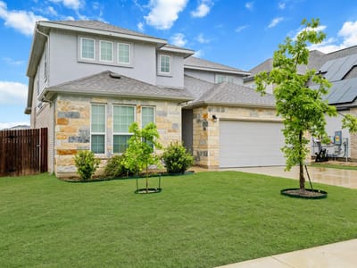Living area at 5705 Bellissima Way - 4 bed 3 bath home