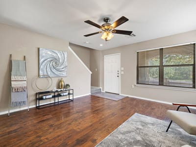 Property photo 4 at 5705 Viewpoint DR - 3 bed 2 bath home
