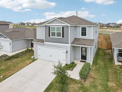 Living area at 571 Aplite Pass - 5 bed 3 bath home