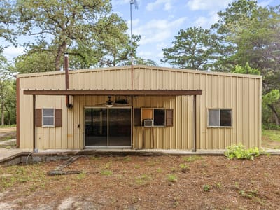 Primary bedroom at 571 Pine Canyon DR - 2 bed 1 bath home