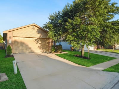 Kitchen at 5713 Las Alas TRL - 3 bed 2 bath home