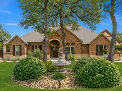 Living area at 575 Solms FRST - 3 bed 4 bath home